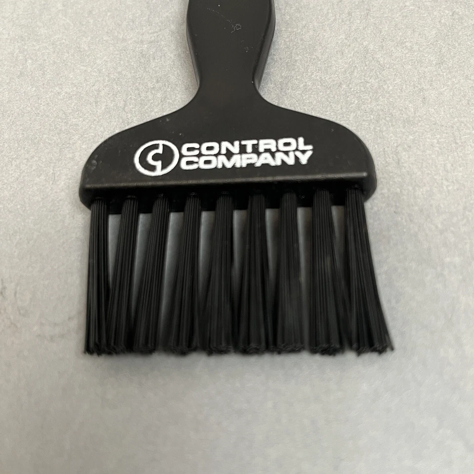 Escova antiestática Kinetronics 2 pincéis 1 pol. e 2,5 pol. - Imagem 3 de 4