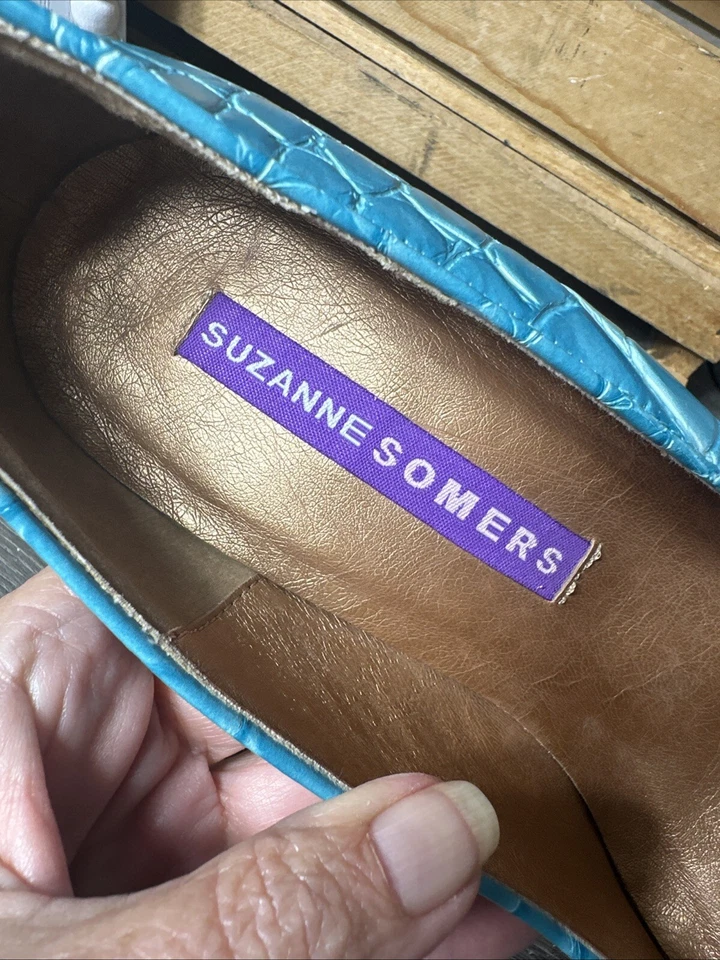 Suzanne Somers Turquoise Croc Leather Pointy-Toe Vintage Pumps Heels 9 WIDE NWOT - Image 2 of 4