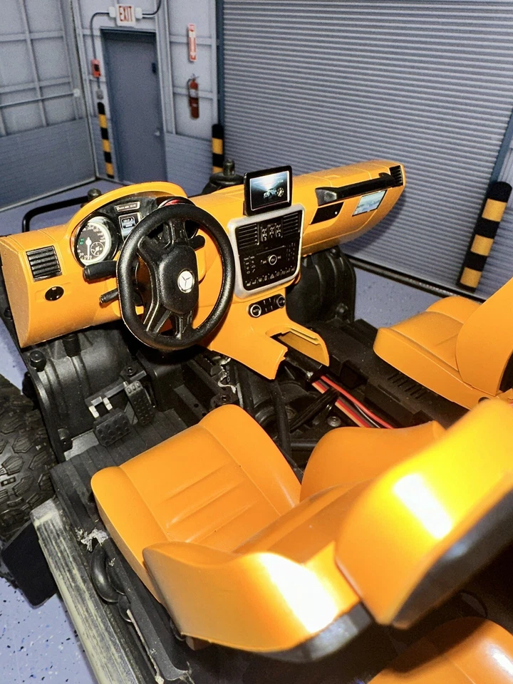 Custom 1/10 Traxxas TRX-6 Mercedes 6x6 Yellow Fully Upgraded ! Brushless, Savox - Image 4 of 4