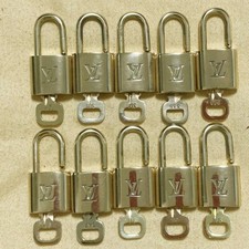 LOUIS VUITTON LV 10 SET PADLOCK KEY CHARM CADENA GOLD-PLATED FRANCE 37PDA161