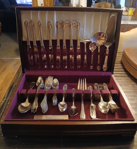 1847 Rogers Bros 1847-1947 100th Anniversary Silverplate Service For 8 w/ Case
