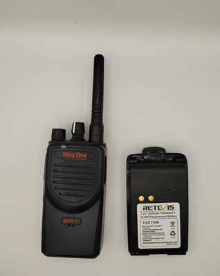 Motorola Mag One BPR40 Handheld Two Way Radio VHF AAH84KDS8AA1AN W/BATTERY-READ