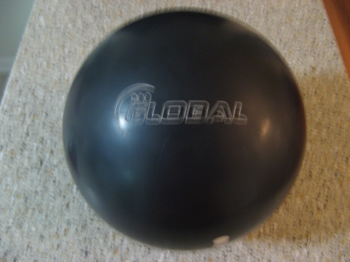 ULTRA RARE 900 Global Honey Badger u78 urethane bowling ball 15 lb