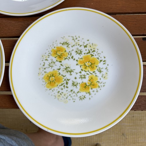 Corning Corelle April Lot Of 3 Plates: 1 10” Dinner, 2 8.5” Salad Lunch Yellow - Picture 5 of 11