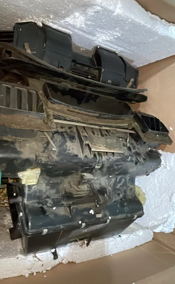 OEM BMW E30 Heater Core HVAC Box Vents Ducts 87-91 318i 325i 318is 325is 325ix Foto 3 de 4