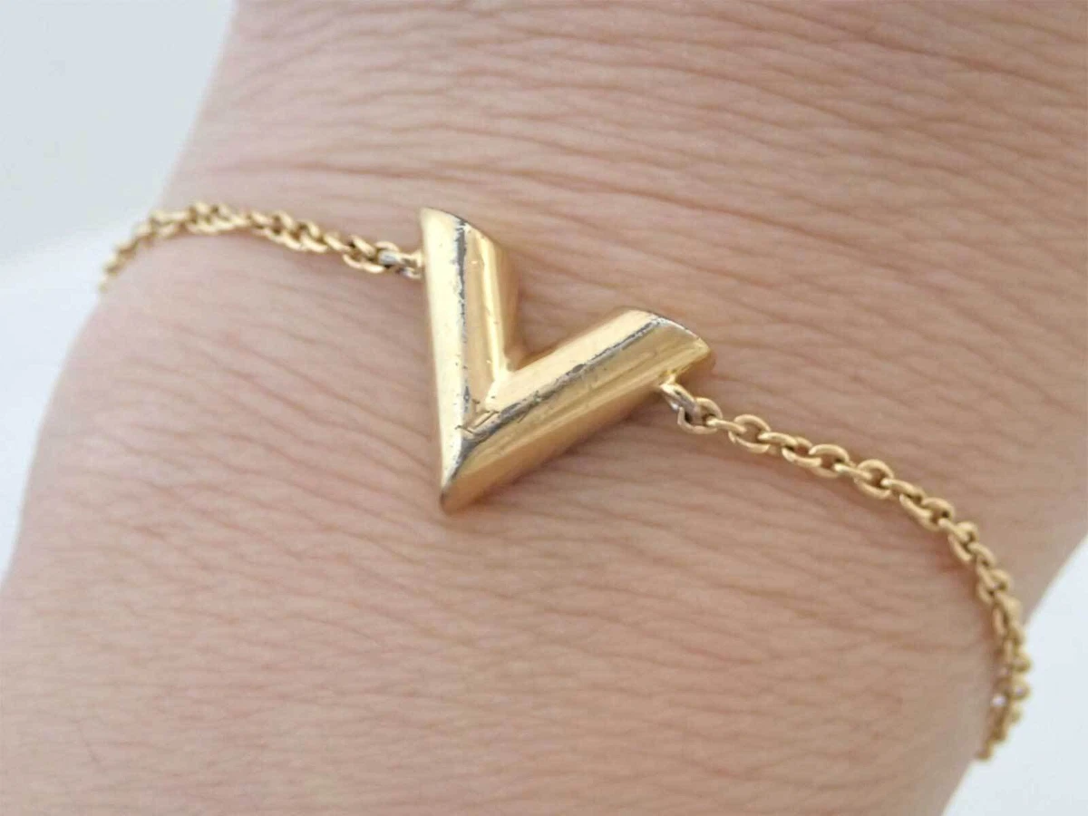 Louis Vuitton Women's Essential V Bracelet