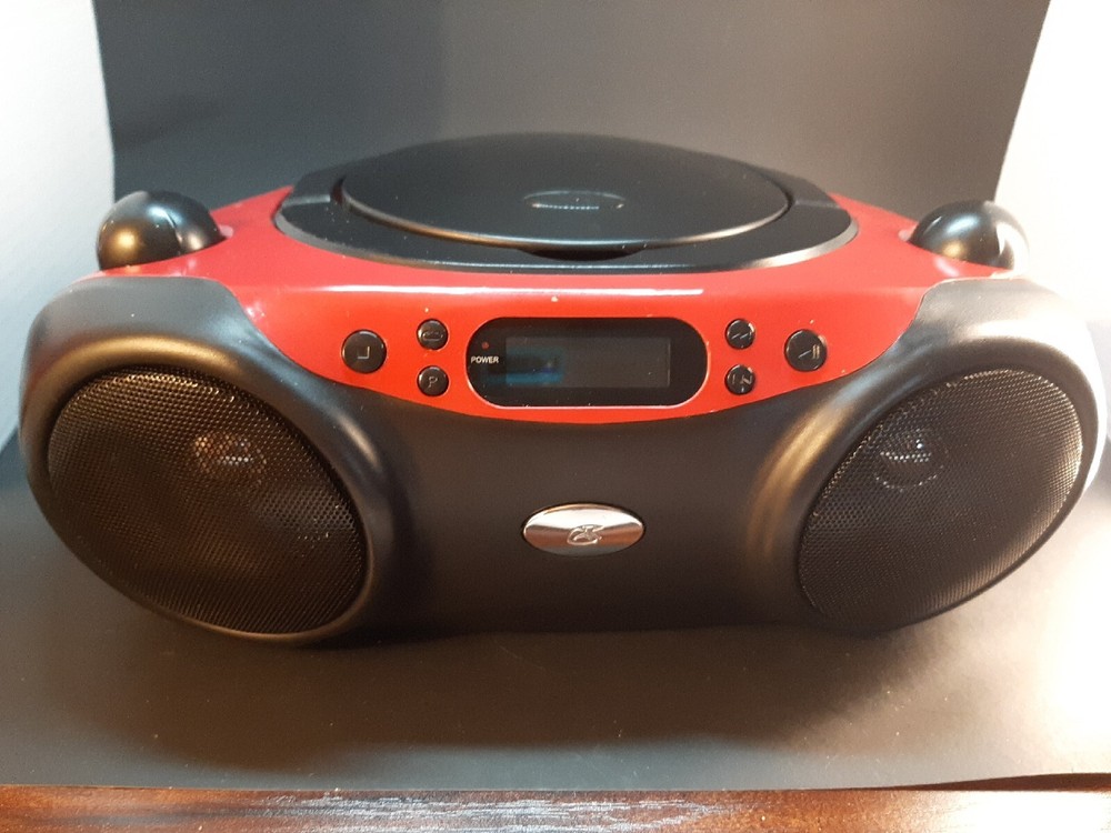 GPX BC232R CD/CD-RW Playback/Radio/CD-R Playback Boombox