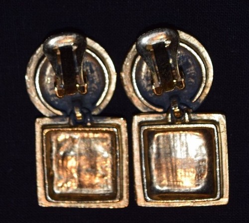 Gold tone necklace and earring set - Picture 6 of 7