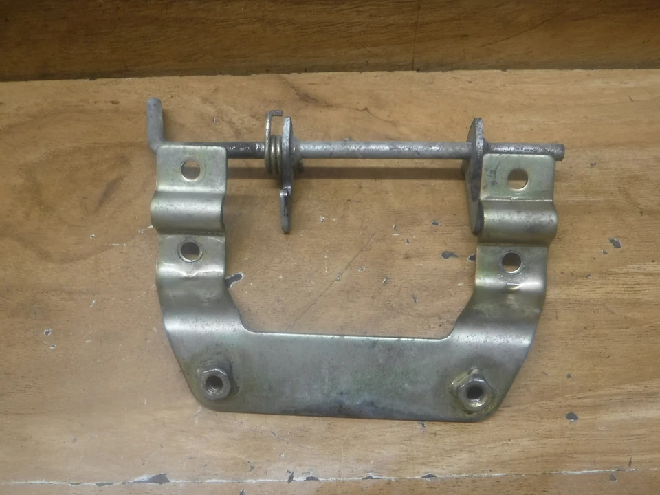 Yamaha RT100 RT 100 1996 96 OEM SOPORTE DE PESTILLO DE ASIENTO SOPORTE ENVÍO RÁPIDO Foto 2 de 4