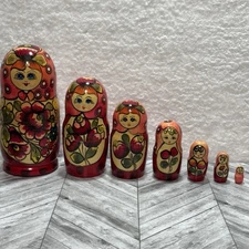 VTG Russian Matryuska Nesting Dolls (Lot Of 7)