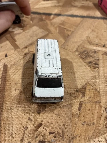 1974 Hot Wheels Redline - Super Van Paramedic Ambulance White (Hong Kong)