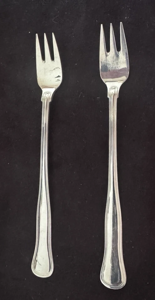 Dos horquillas infantiles sin usar estampadas Cohr ATLA EX placa de plata pesada con caja original Foto 2 de 4