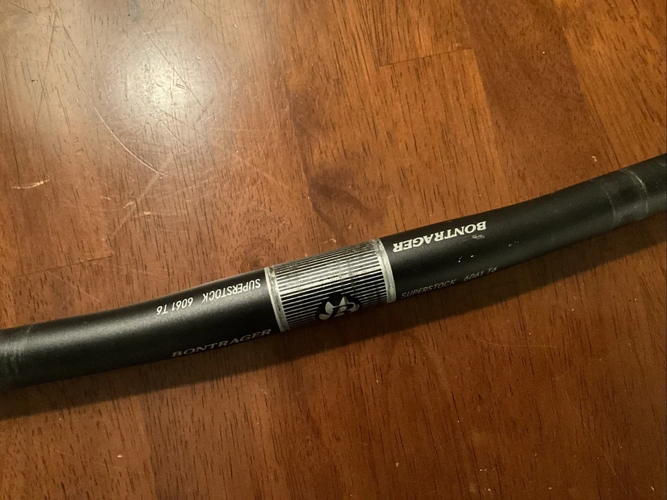 Guidão Vintage Bontrager Superstock 6061-T6 – Braçadeira 25,4 mm – Largura 590 mm - Imagem 2 de 4