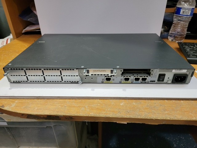 Cisco 2611 2-Port 10/100 Wired Router (CISCO2611) for sale online | eBay