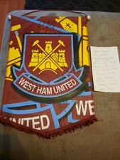 12 Signed On A West Ham United Football Pennant Including Devonshire