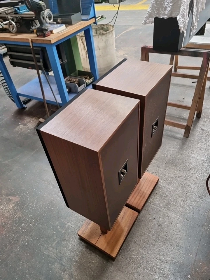 Casse diffusori audio assemblati alta fedeltà. Cabinet RCF BR33 - Immagine 3 di 4