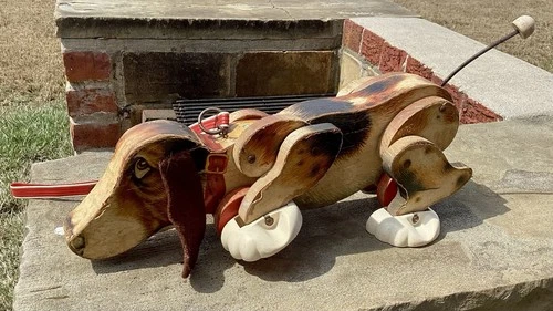 Vintage 1961 Vintage Fisher-Price Toys Sniffing SNOOPY Dog Pull Toy 181