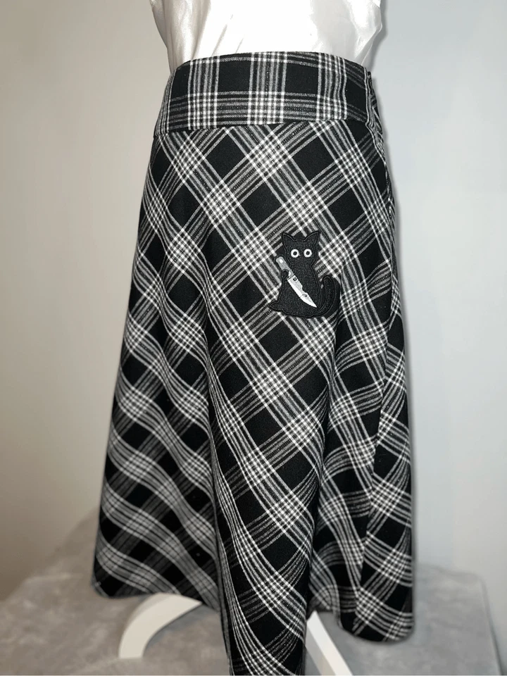 Saia xadrez midi feminina preto e branco 12 gatinhos gato - Imagem 4 de 4