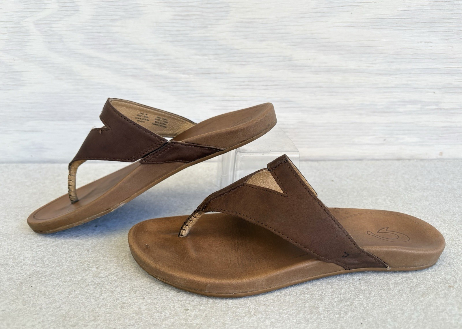 OluKai Lala Women's Brown Leather Anatomical Thong/Flip Flop Sandals Size 8