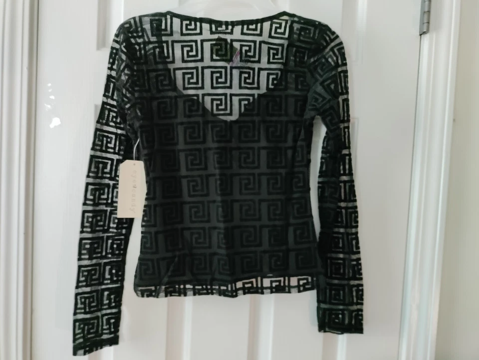 Blusa Eye Candy Júnior Preta Transparente Manga Longa Tamanho M - Imagem 2 de 4