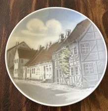 Vintage Royal Copenhagen Mini Dish/Wall Plate 4.5”Aeroeskoebing Motif, No. 4434