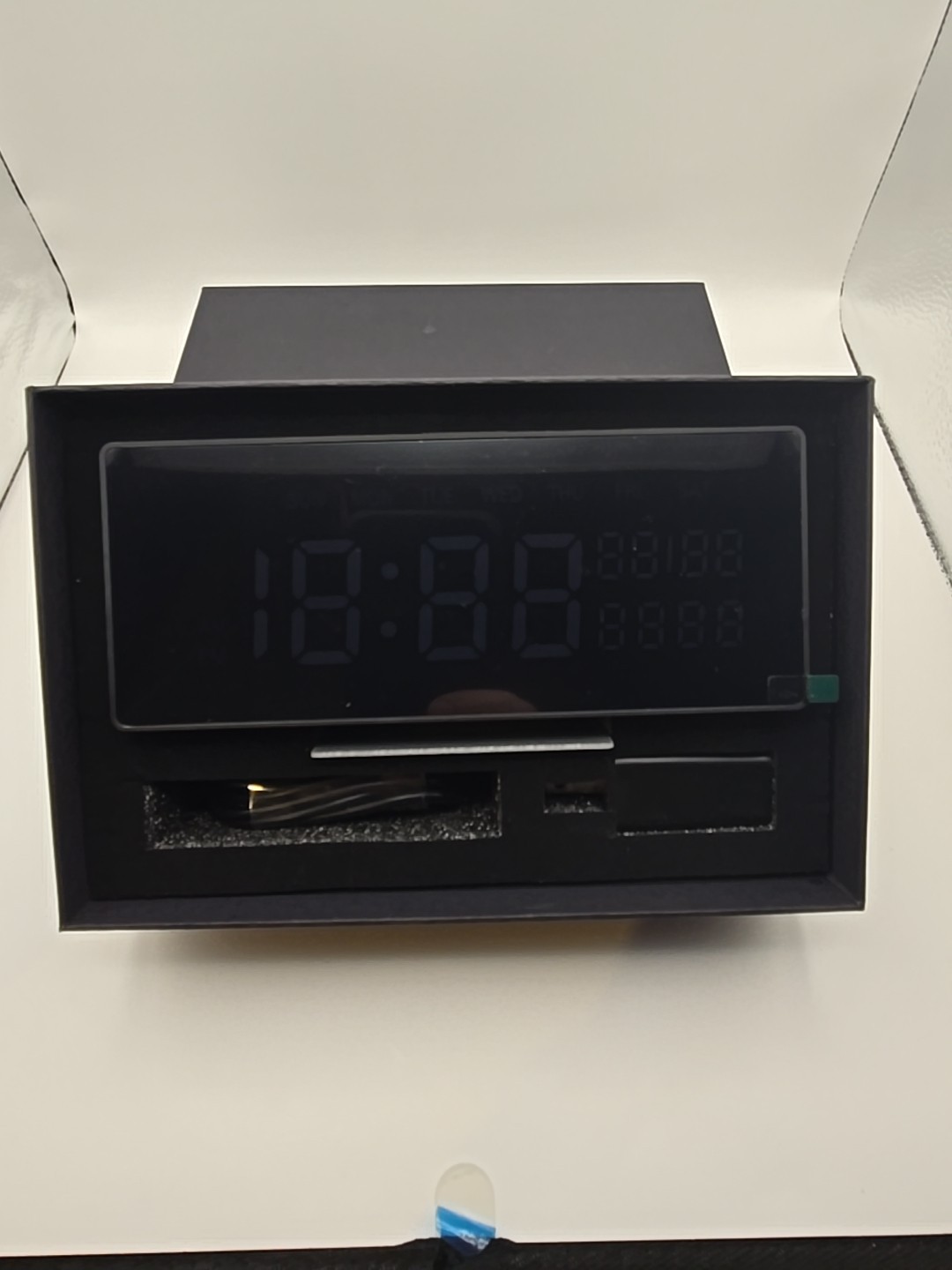 Smart Wireless WiFi Clock Home Security device Night Vision motion detection