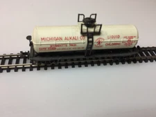Trix Michigan Alkali 3 Dome Tank Car   N Scale Trains
