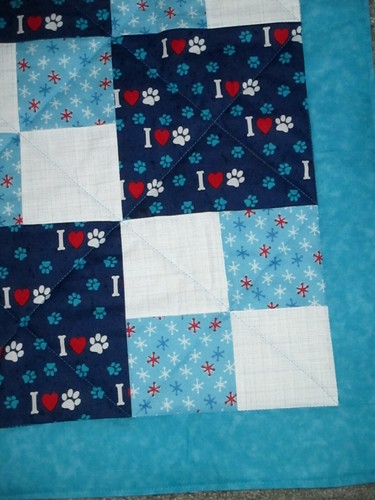 Dog Handmade Quilt Rescue Shelter Gift Blanket Bedding Bones Paws Love Hearts - Picture 4 of 4