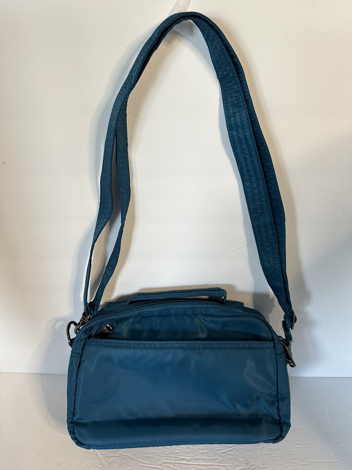 LUG Scoop 2 Crossbody Organizer Purse New Teal Nylon Quilted RFID