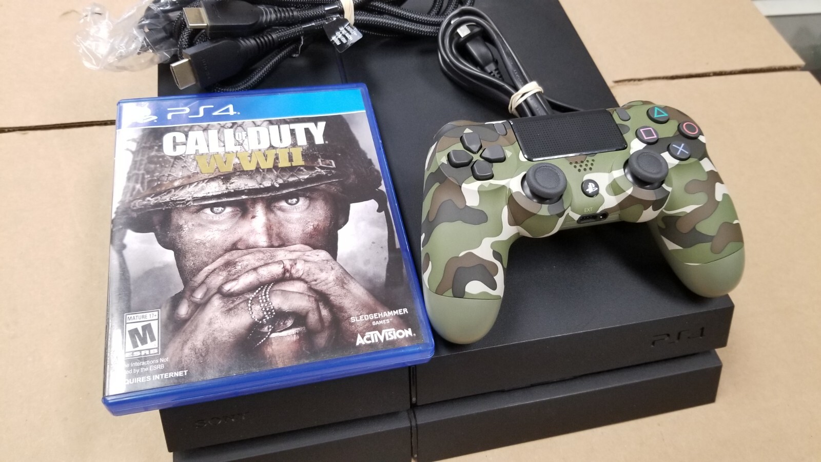 Sony Playstation 4 500GB Black Console PS4 CUH1215A W/ Game