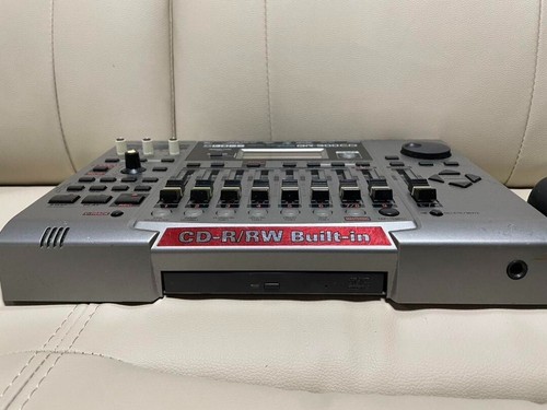 BOSS BR-900CD Digital Multi Track Recorder - Picture 2 of 3