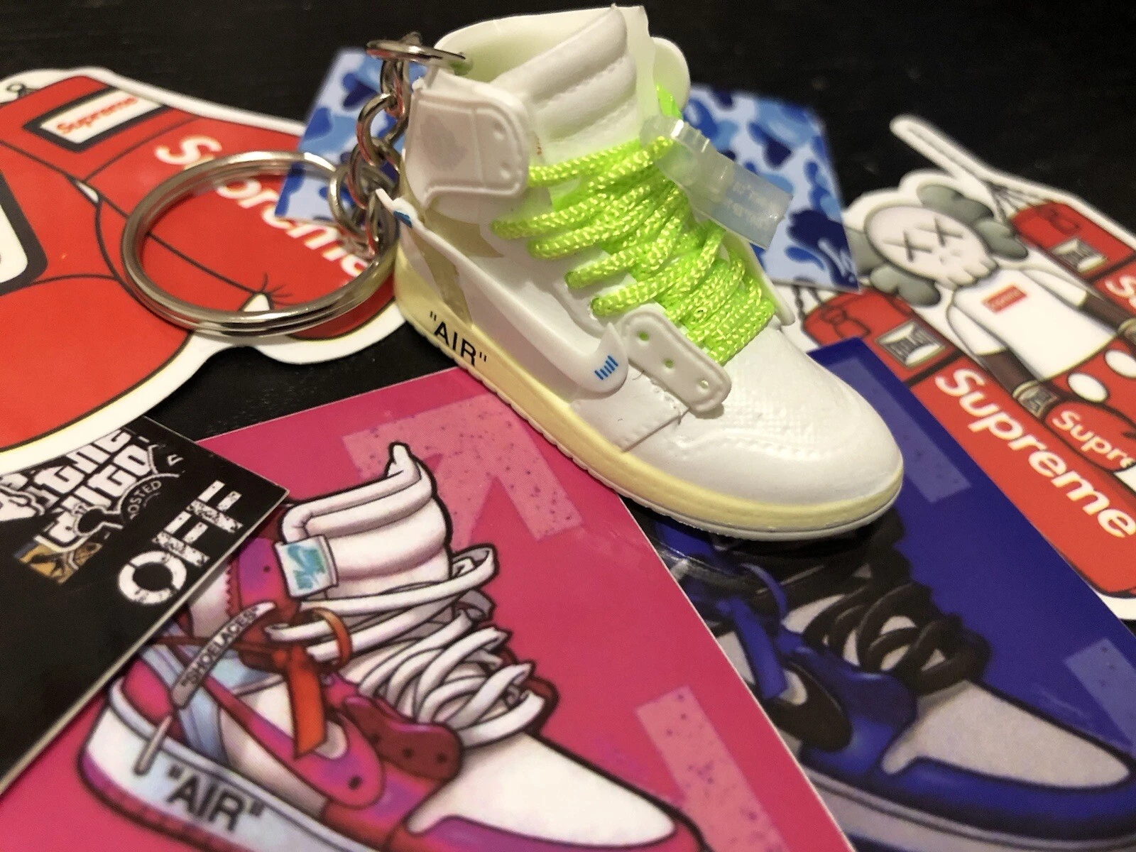 Sneakers Portachiavi Scarpetta AJ1 Jordan Keyrings +5 Adesivi Supreme in Regalo
