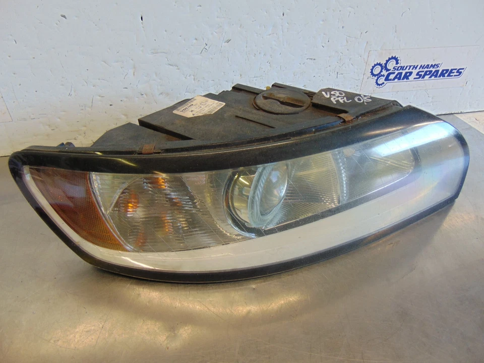 Volvo V50 Headlight 07-12 Drivers right 31265701 - Image 2 of 4