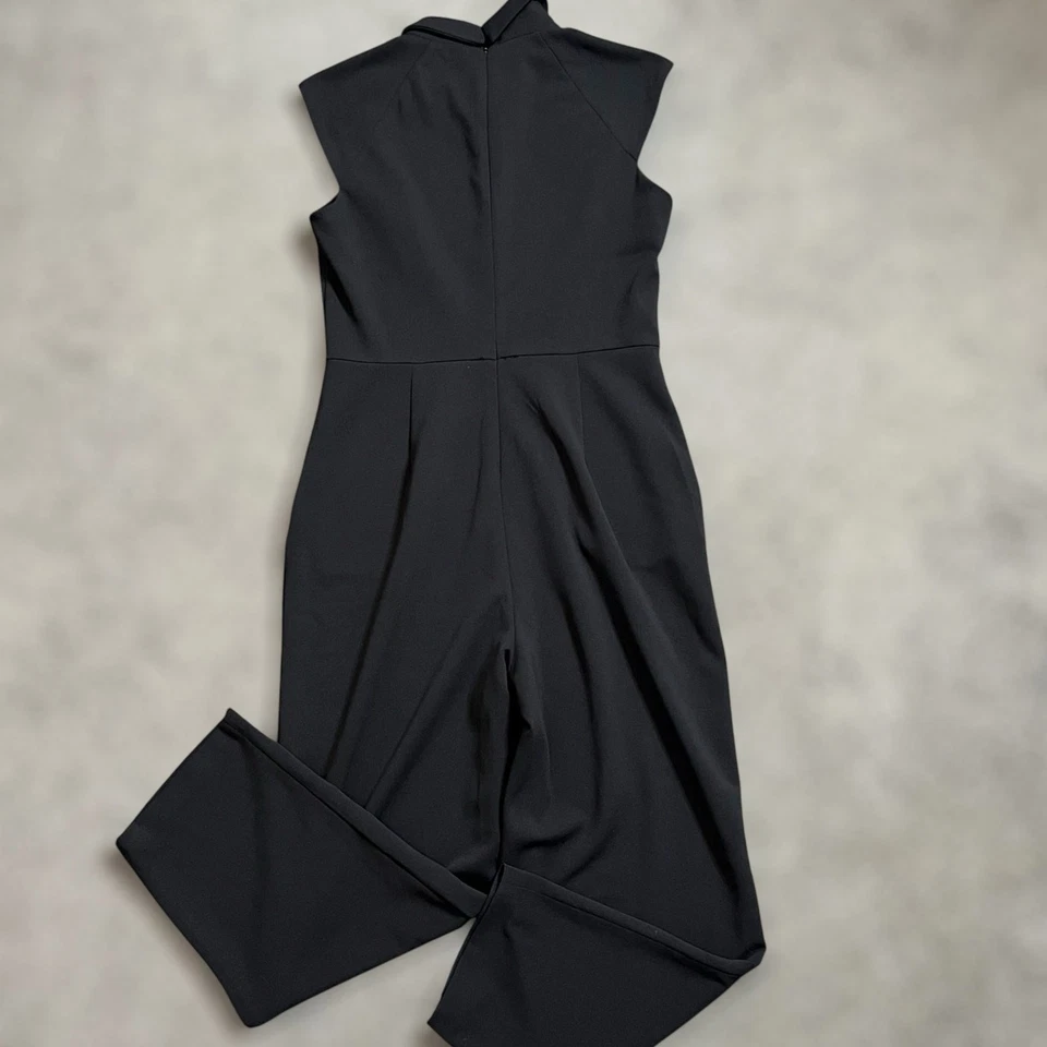 Mono Calvin Klein 10 para mujer negro con cuello recortado manga corta corta Foto 3 de 4