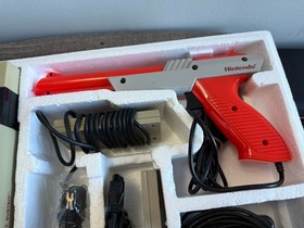 Nintendo NES Action set Console Complete In Box+Inserts Mario/Duck Hunt CIB