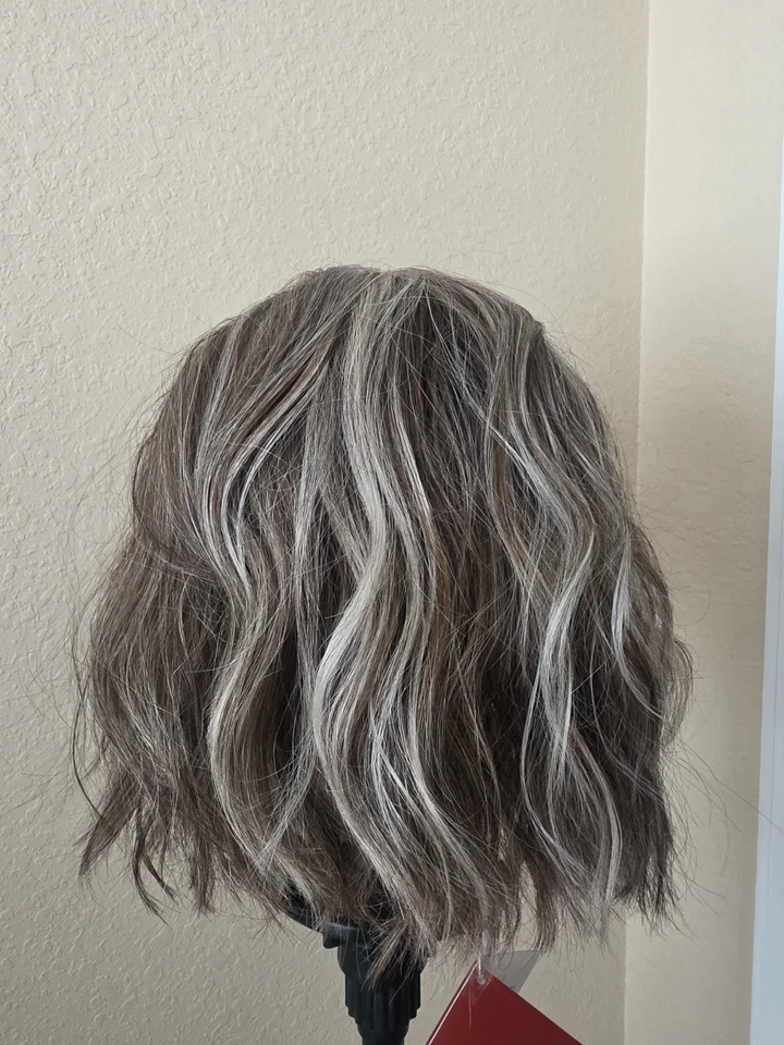 Peluca NYX de RENE OF PARIS Tres Chocolate-R, LIQUIDACIÓN amigable con el calor, encaje pies + prt Foto 3 de 4