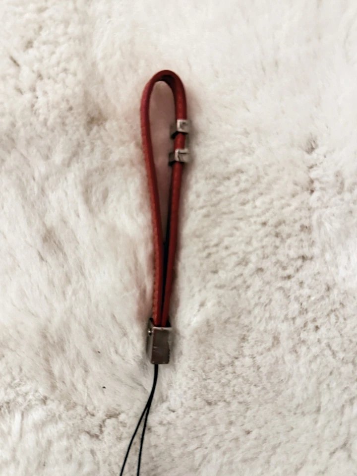 Correa/llavero de muñeca de cuero rojo intenso Hermes. Sin defectos, apenas usado Foto 4 de 4