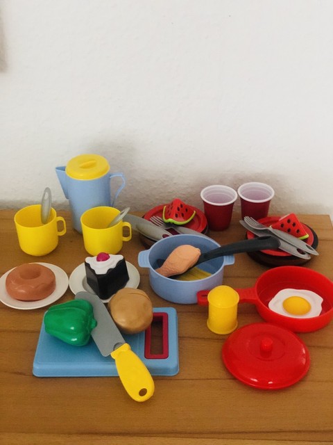 Spielküche-Kinderküche ZubehörTöpfe-Geschirr-Tee Service-Lebensmittel-NEUWERTIG Spielküche-Kinderküche ZubehörTöpfe-Geschirr-Tee Service-Lebensmittel-NEUWERTIG