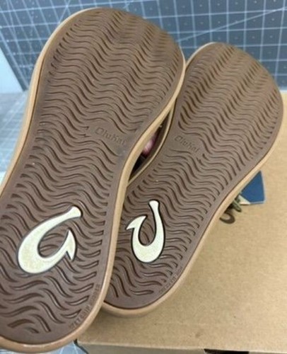 Women's OluKai Kapehe Luana Leather Sandals Size 9  New Sahara Silver - Picture 5 of 6