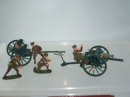 BRITAINS 41105 BRITISH WW1 18LB ARTILLERY CANNON GUN LIMBER + 4 MAN SOLDIER CREW - Picture 1 of 3