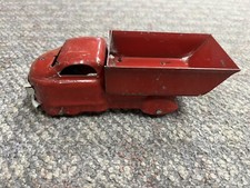  Vintage Wyandotte Pressed Steel Red Streamline Dump Truck 7" Long