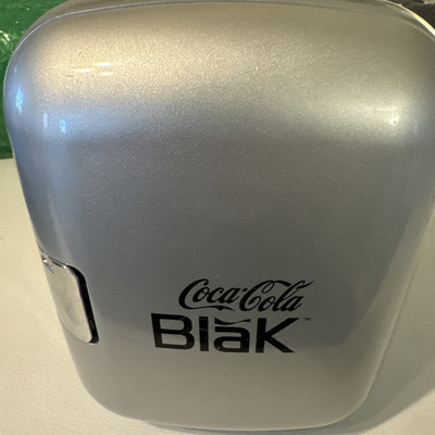 6 Can Coca-Cola blak Coke 4L Cooler/ Warmer Gray Mini Fridge 12V DC 110V AC Cord