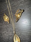 Sarah Coventry Filigree Goldtone Leaf with Center Pearl Necklace & Earrings — photo 10