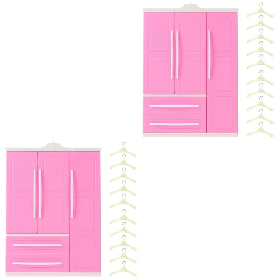  2 Sätze dekorativer Puppenschrankpuppenmöbel kleiner Garderobe Ornament Mini