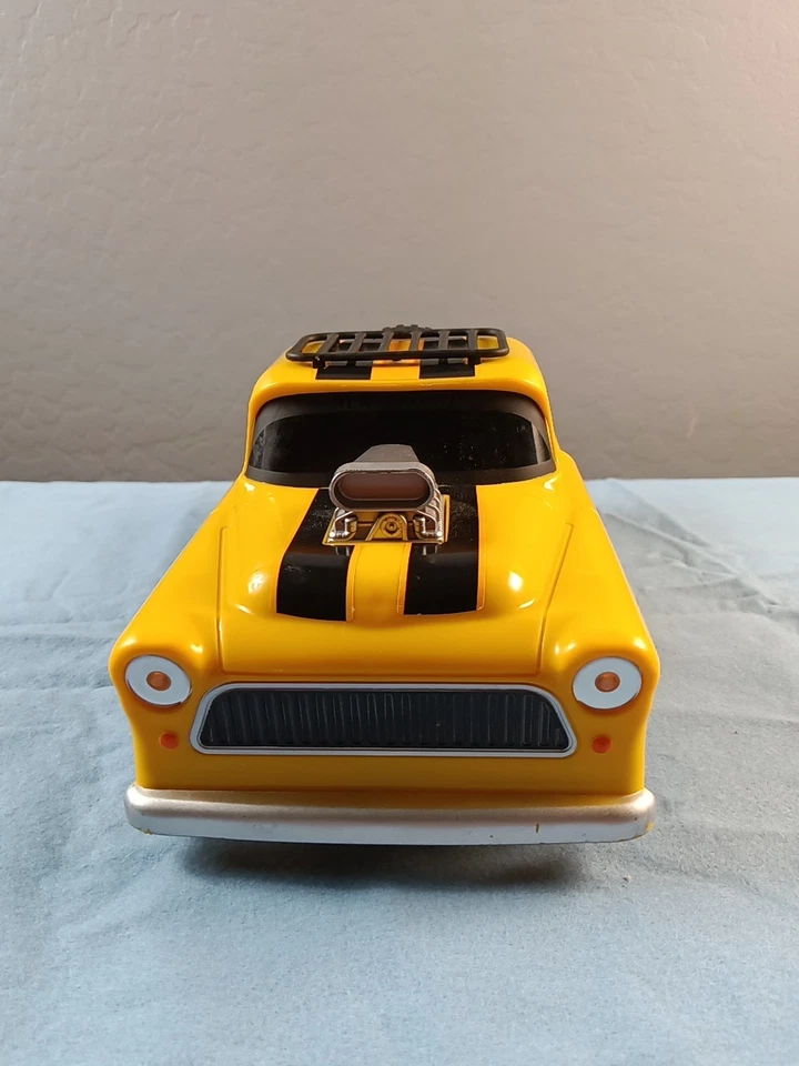 New Bright 1955 Chevy Cameo RC Truck 2.4GHz USB with Remote Works Great  - Image 4 of 4