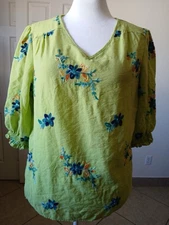 Kindred Blouse Size 2X Green Floral Embroidered Bohemian Short Sleeve V-Neck