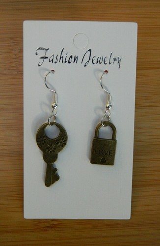 1 par de pendientes asimétricos vintage KEY & LOVE LOCK NOVEDAD vapor punk v3 - Imagen 2 de 2