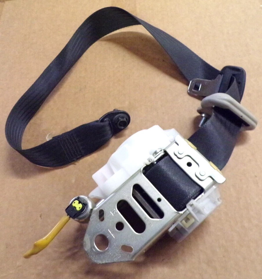 Suzuki SX4 2010 retractor de cinturón de seguridad (pasajero delantero) 2008-2012 Foto 3 de 3