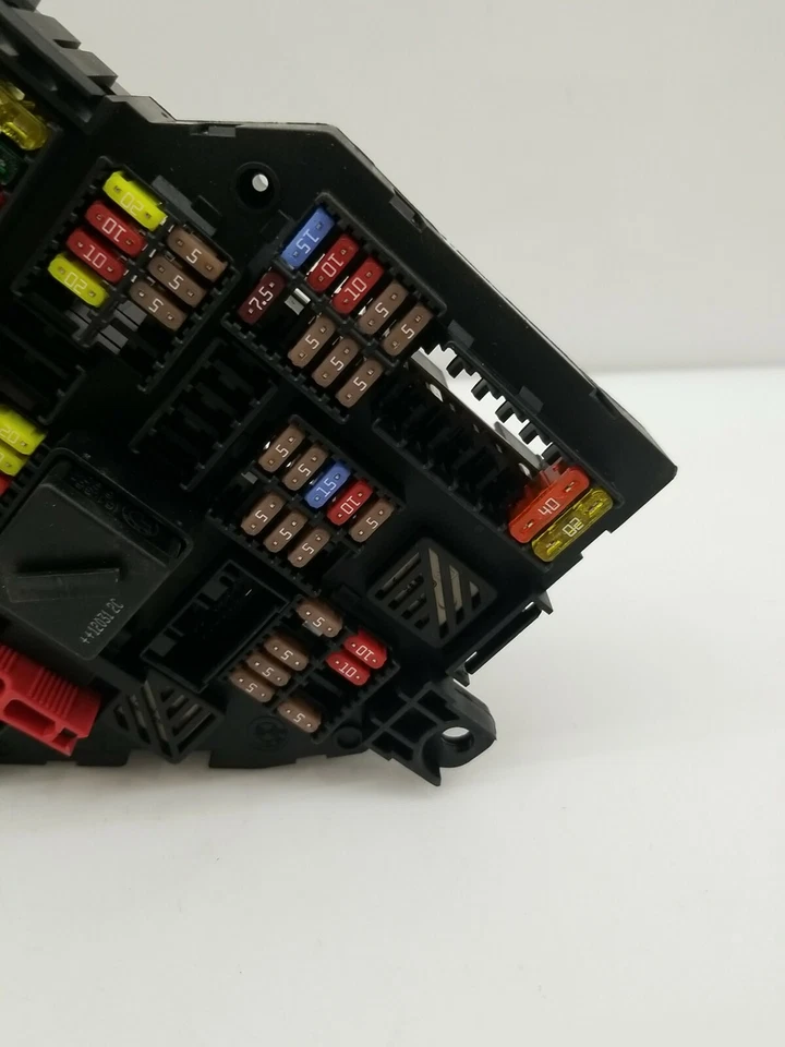 Bmw F10 F11 F12 F01 F02 5 6 7 серия задний багажник предохранитель соединительная коробка реле 9252812 - Изображение 2 из 4