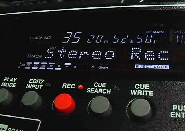 Denon DN-M2300r Professional Dual Minidisc Player Recorder Denon DN-M2300r Professional Dual Minidisc Player Recorder